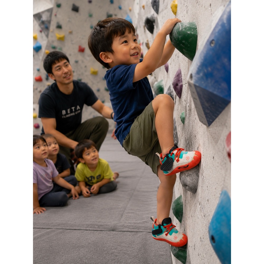 NWT La Sportiva Gripit Climbing Shoes Kids 9 (26) CHALK ITALY OUTDOOR BOULDERING